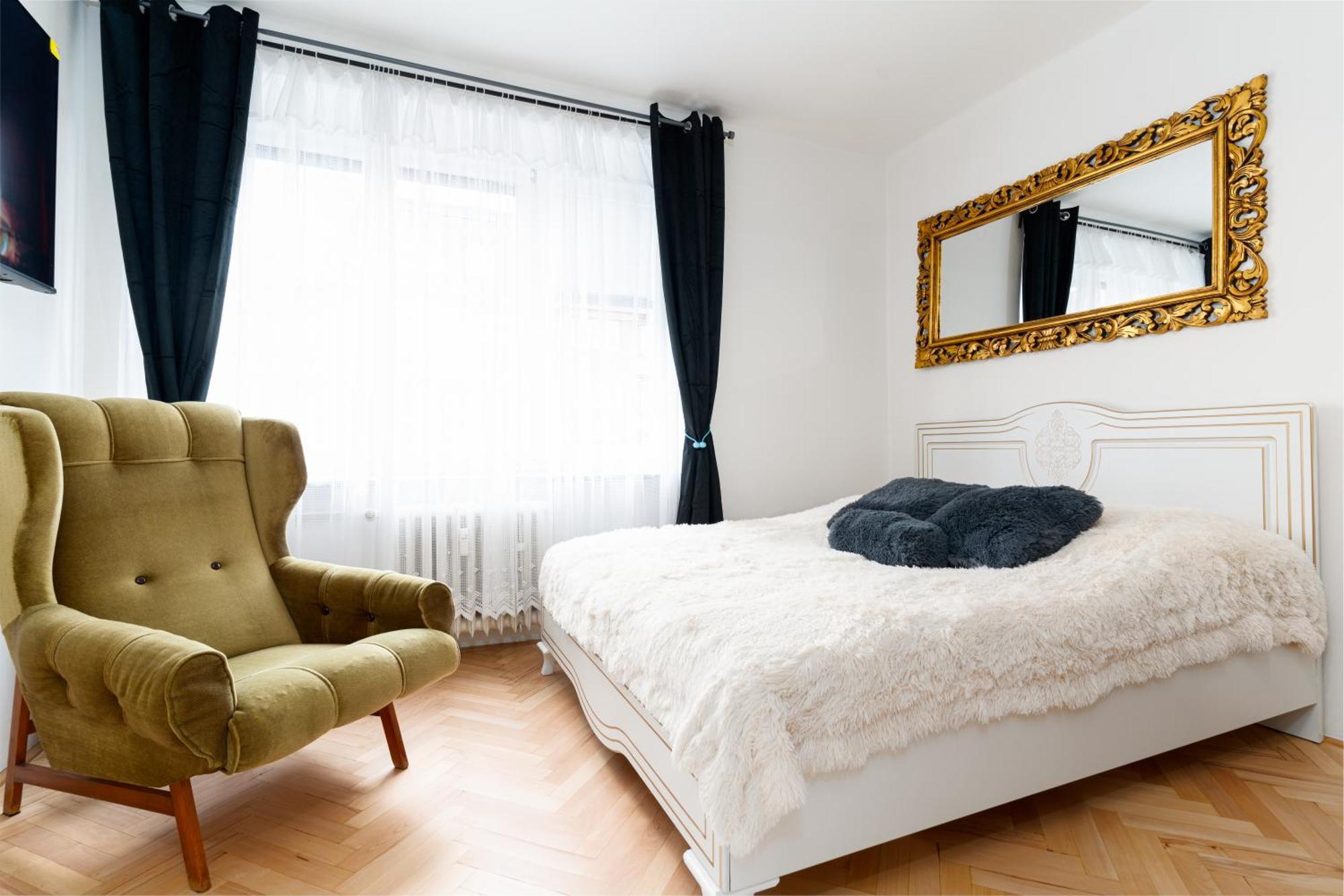 Kingdom Of 3 Roses Apartment Praha Bagian luar foto