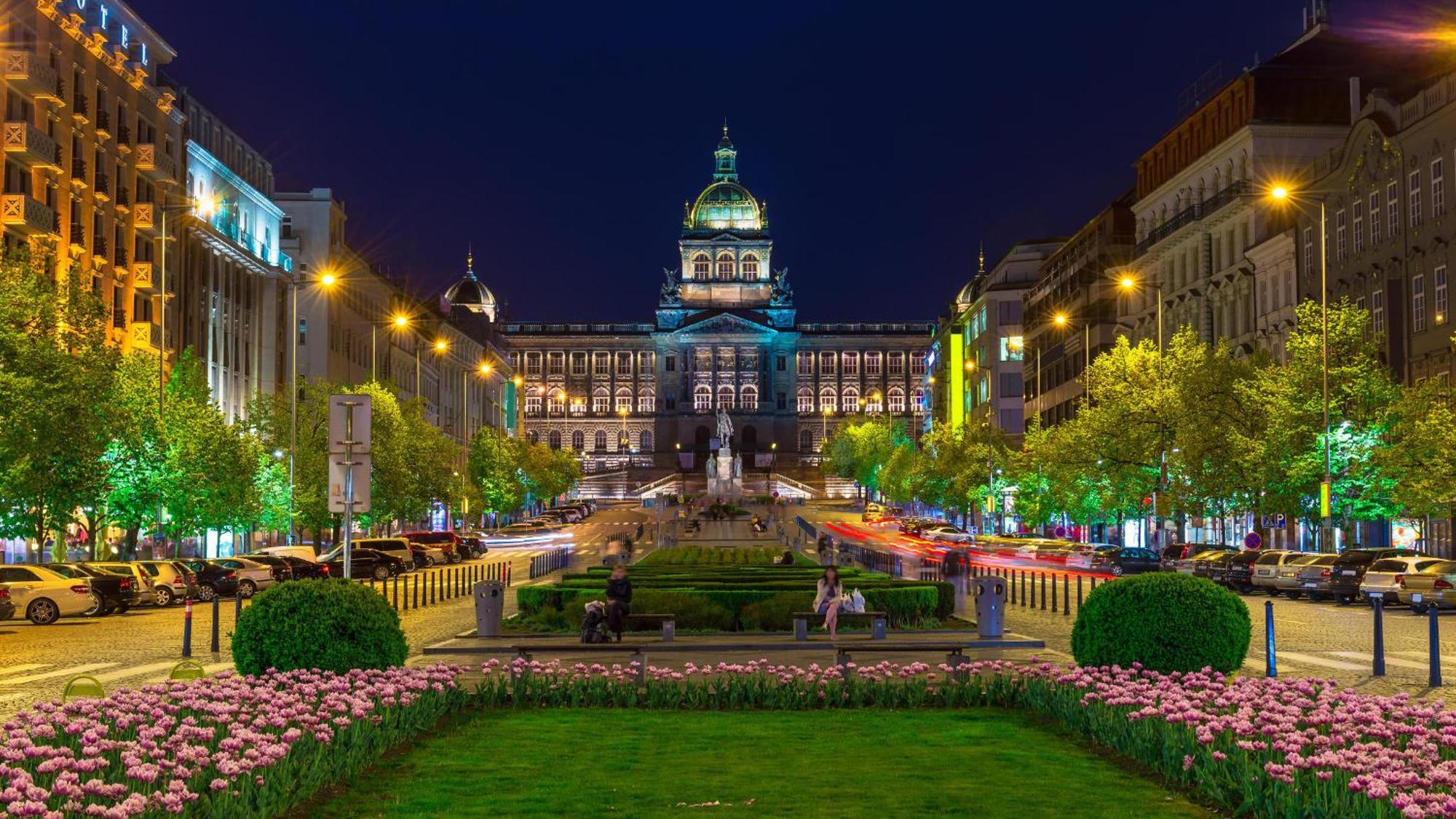 Kingdom Of 3 Roses Apartment Praha Bagian luar foto