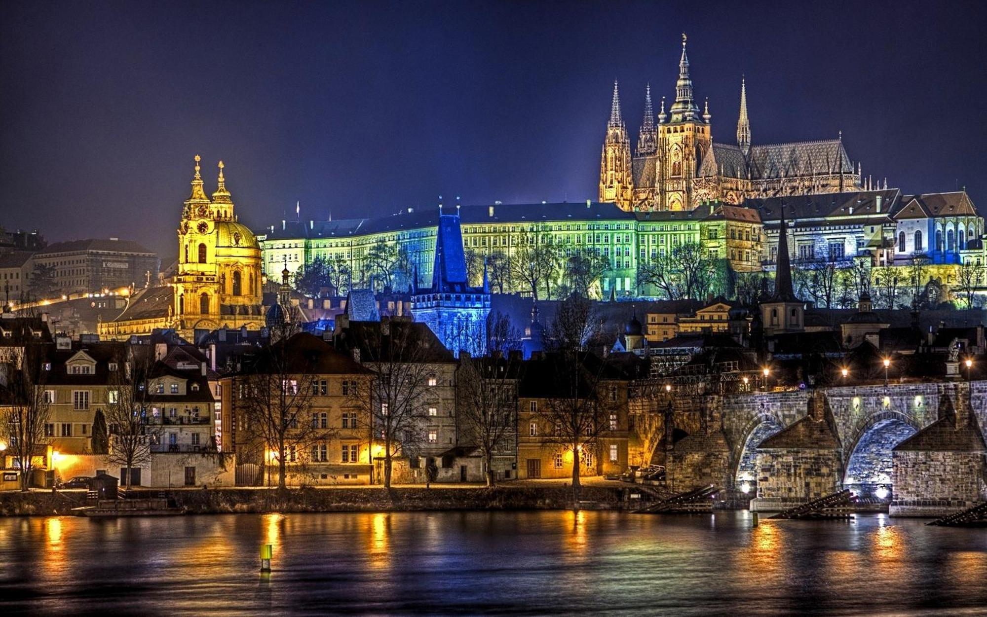 Kingdom Of 3 Roses Apartment Praha Bagian luar foto