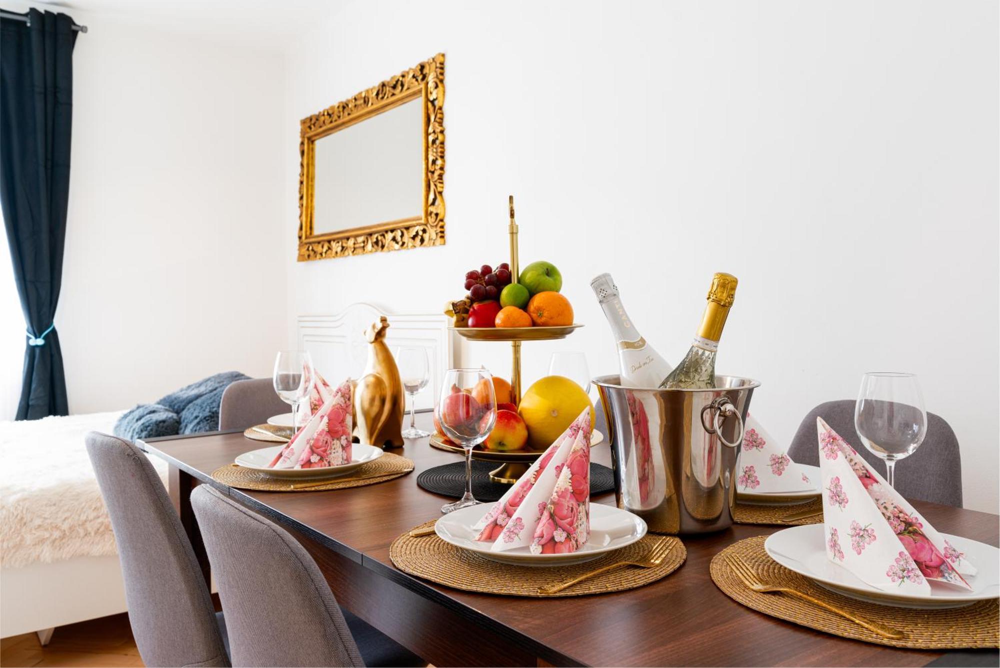 Kingdom Of 3 Roses Apartment Praha Bagian luar foto