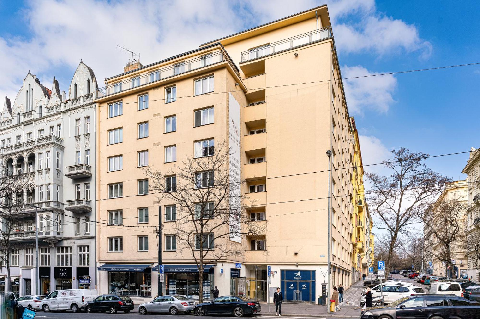 Kingdom Of 3 Roses Apartment Praha Bagian luar foto